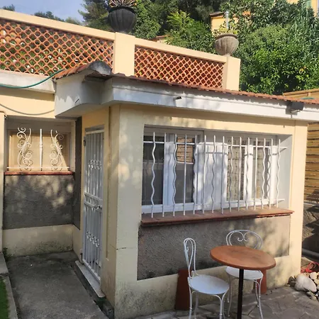 Feriehus Pretty And Comfortable Outbuilding With Swimming Pool And Garden Menton
