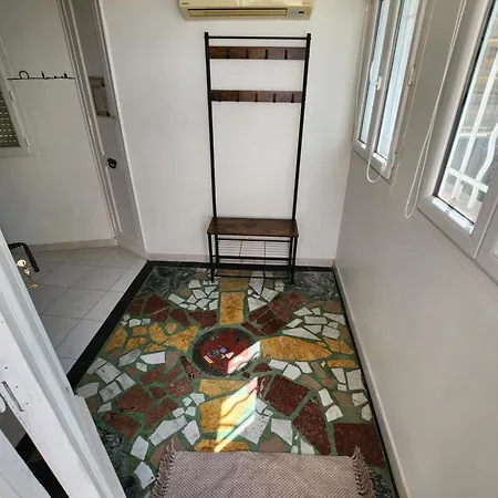 Feriehus Pretty And Comfortable Outbuilding With Swimming Pool And Garden